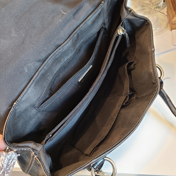 GianiBernini Tote bag/ Sz 6 height, 11 wide, 3 bottom wide - Picture 3 of 7